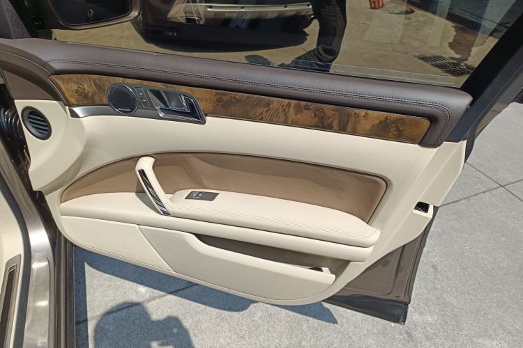 大众 辉腾 2011款 3.6L V6 4座加长Individual版中控内饰42