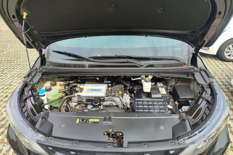 广汽传祺 传祺M6 2023款 PRO 270T DCT豪华版机舱底盘24