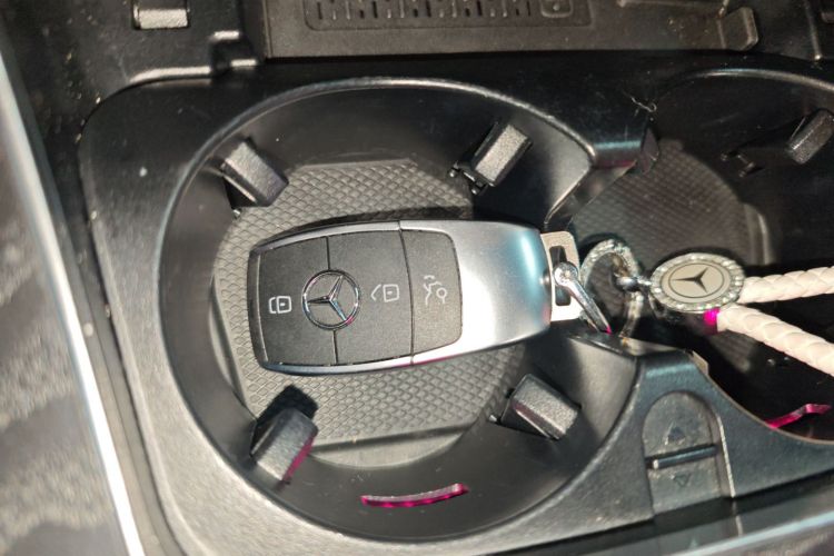 奔驰C级 2021款 C 260 L 运动版中控内饰11