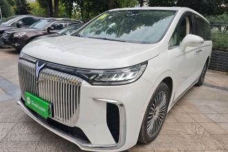 岚图汽车 岚图梦想家 2025款 PHEV 四驱尊贵鲲鹏版