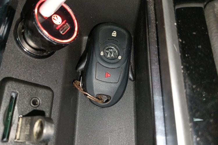 别克GL6 2019款 18T 6座互联豪华型 国VI中控内饰7001