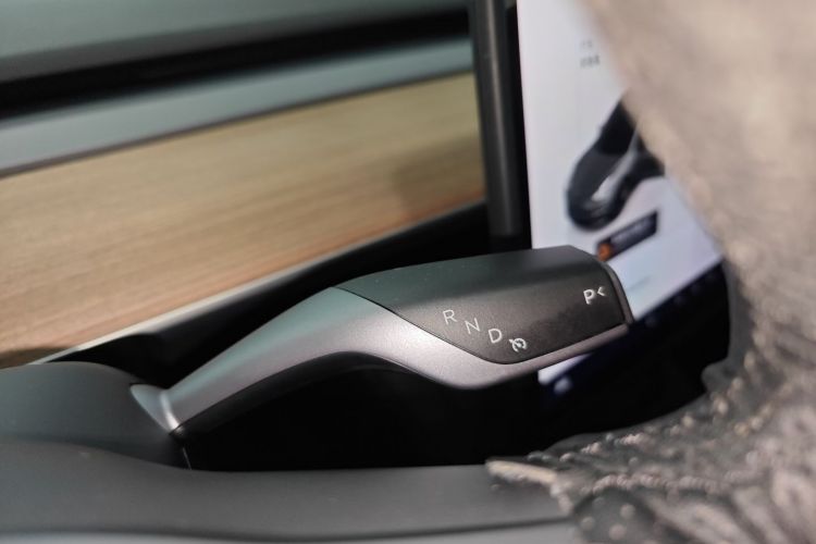 特斯拉 Model 3 2022款 后轮驱动版中控内饰18