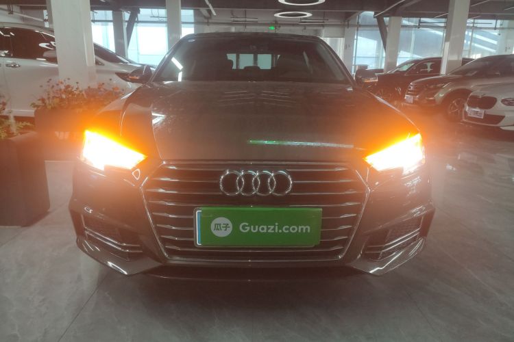 奥迪A4L 2018款 30周年年型 40 TFSI 进取型车身外观2