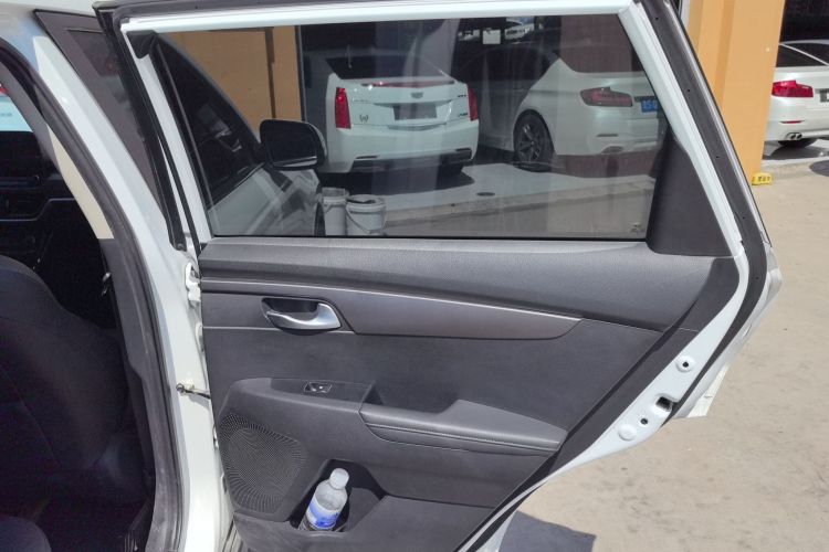 起亚 智跑 2019款 2.0L 自动智享豪华版中控内饰7006