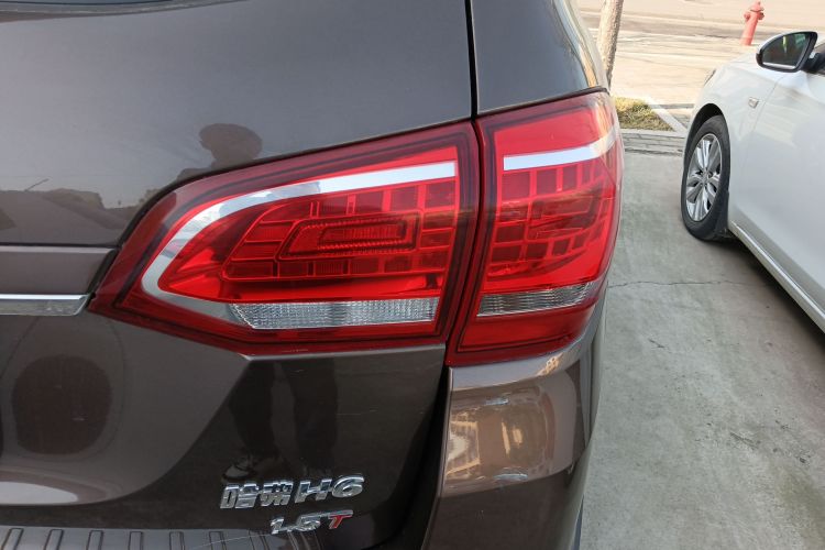 哈弗H6 2014款 运动版 1.5T 手动两驱精英型车身外观9