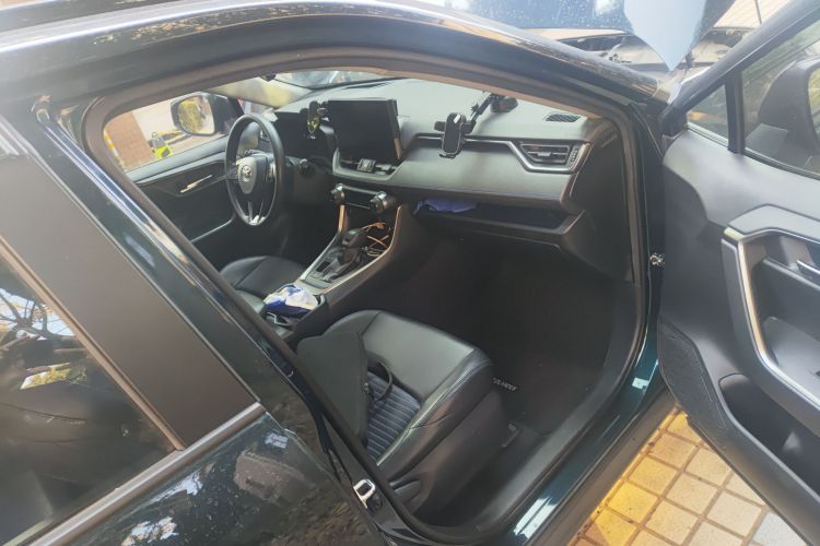 丰田 威兰达 2020款 双擎 2.5L E-CVT两驱科技版局部细节9005