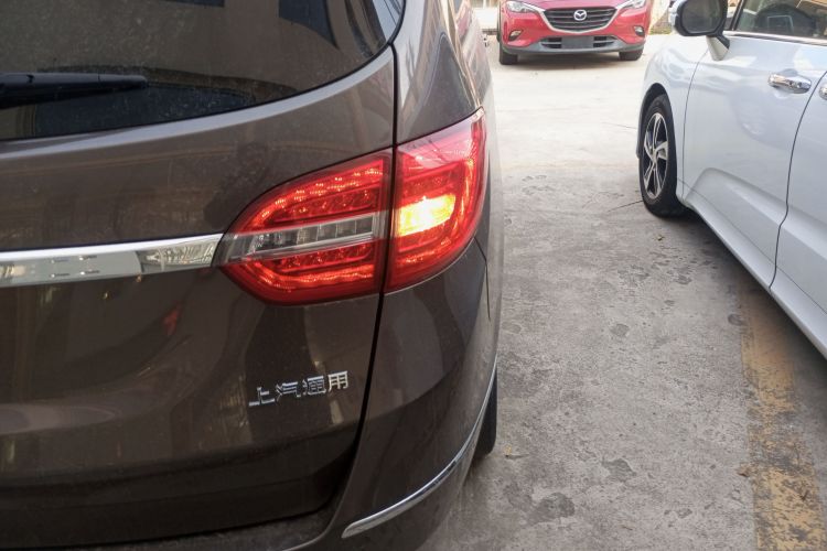 别克GL8 2017款 25S 豪华型 国V车身外观9