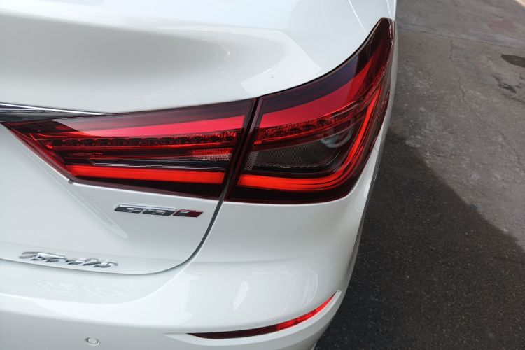 长安 逸动 2019款 1.6L GDI 手动超值版 国VI车身外观6006