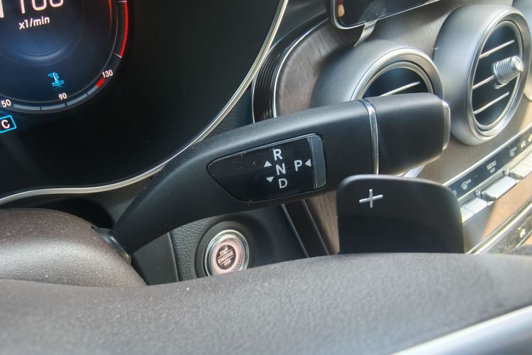 奔驰GLC 2020款 改款 GLC 300 L 4MATIC 动感型中控内饰18