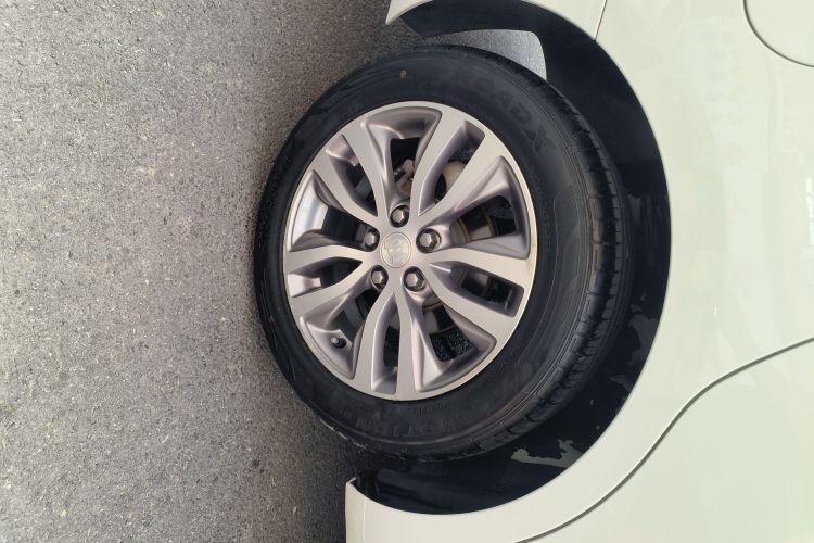 别克 英朗 2021款 1.3T 自动轻混动精英型车身外观56