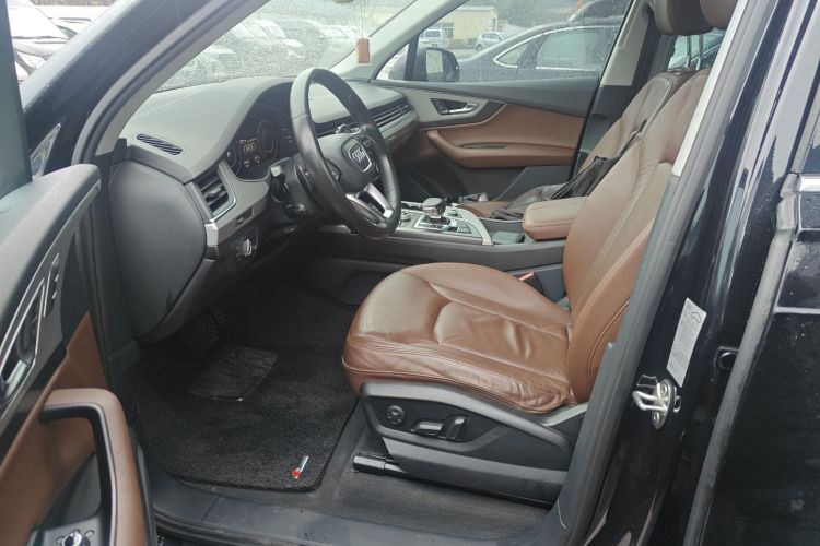 奥迪Q7 2016款 45 TFSI 技术型中控内饰19