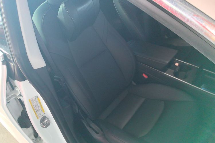 特斯拉 Model 3 2021款 标准续航后驱升级版局部细节41