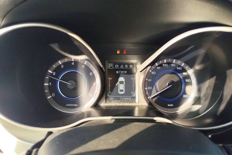 长安 逸动 2018款 1.6L GDI 自动领尚型局部细节14