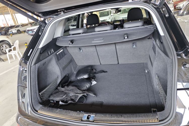 奥迪Q5L 2022款 40T 时尚动感型机舱底盘23