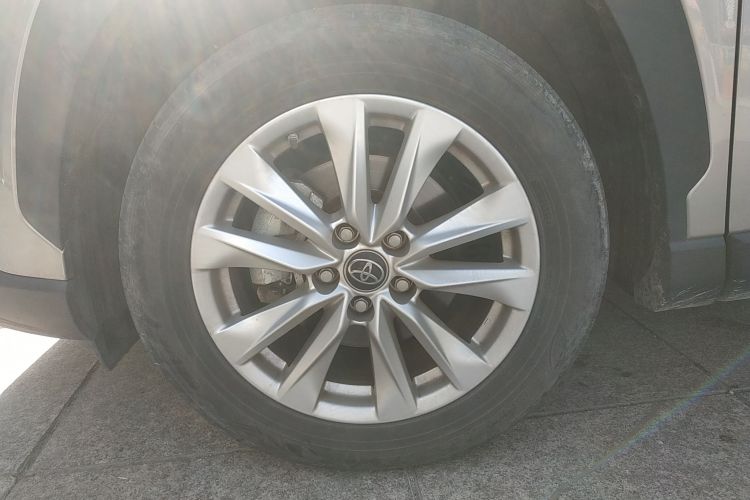 丰田 卡罗拉锐放 2022款 2.0L 先锋版车身外观6007