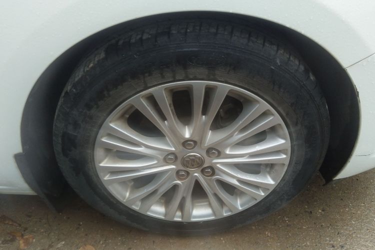 别克 英朗 2016款 15N 自动精英型车身外观10