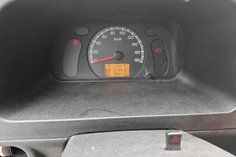 五菱汽车 五菱之光 2015款 1.2L 标准型LSI中控内饰14