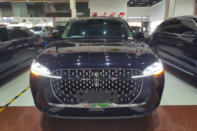 林肯 冒险家 2023款 2.0T 两驱尊享版车身外观2