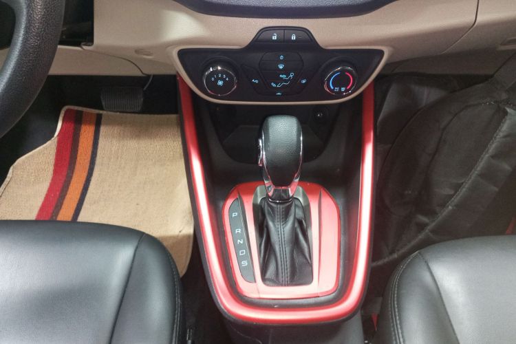 福特 福睿斯 2015款 1.5L 自动舒适型局部细节18