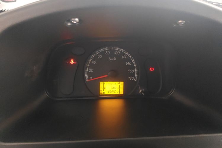 五菱汽车 五菱之光 2023款 1.5L 实用型 5/7座局部细节14