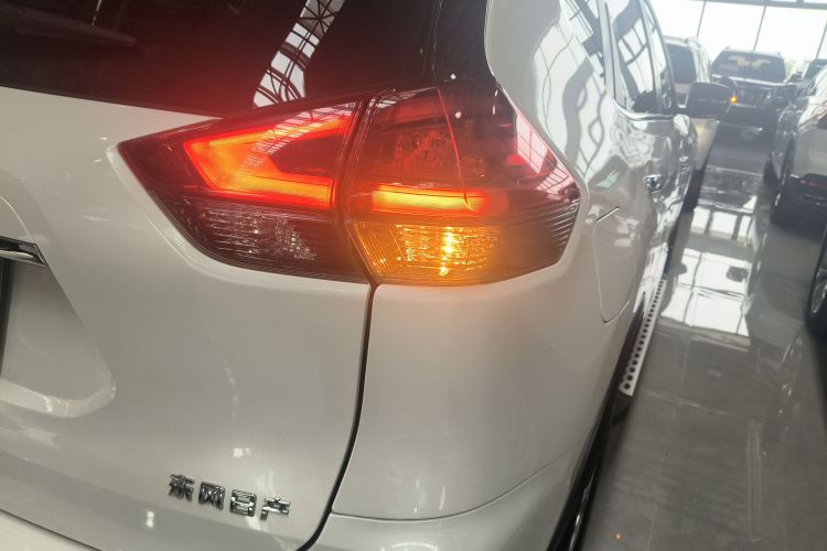 日产 奇骏 2023款 经典 2.0L 两驱智联臻享版车身外观6006