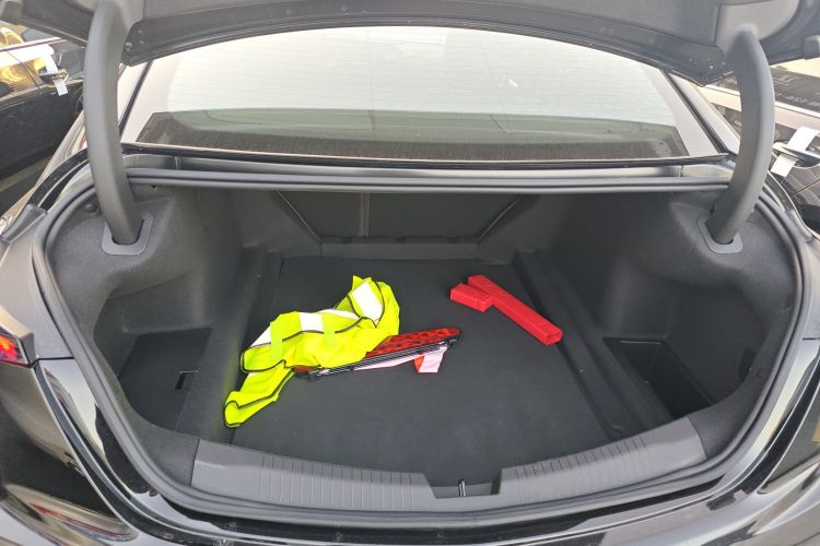 凯迪拉克CT5 2025款 28T 城市运动版机舱底盘23