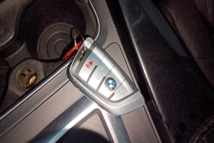 宝马3系 2016款 320Li 时尚型中控内饰11