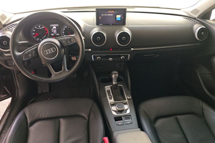 奥迪A3 2017款 Sportback 35 TFSI 风尚型中控内饰12