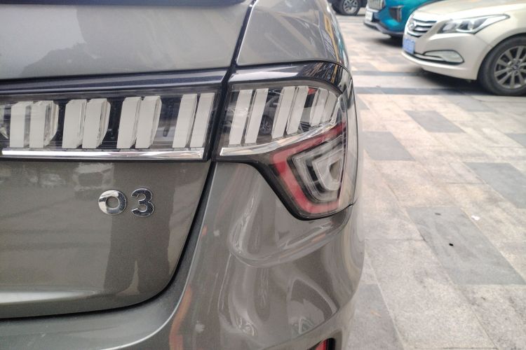 领克03 2021款 1.5TD DCT劲Plus车身外观9