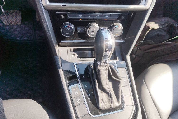 大众 凌渡 2015款 330TSI DSG舒适版中控内饰18