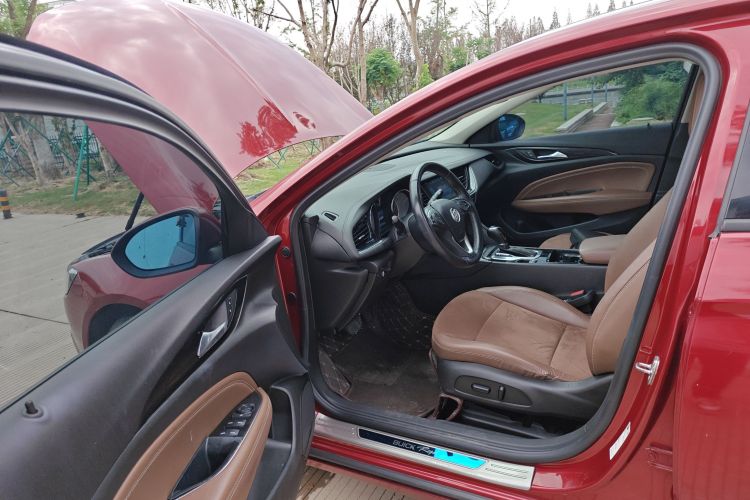 别克 君威 2019款 20T 精英型 国VI中控内饰7003