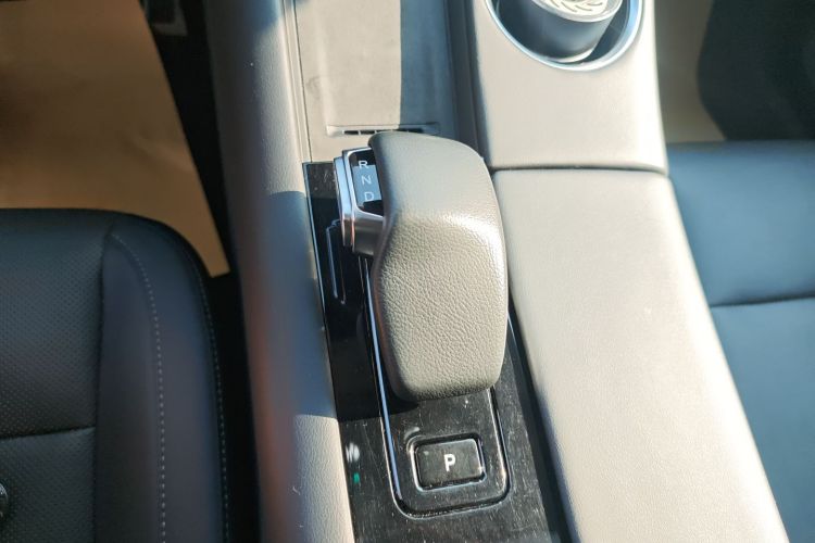 鸿蒙智行 问界M5 2022款 增程四驱性能版局部细节18