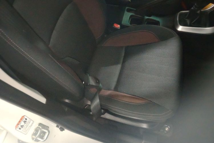 铃木 骁途 2017款 1.6L 手动两驱都市时尚型局部细节41