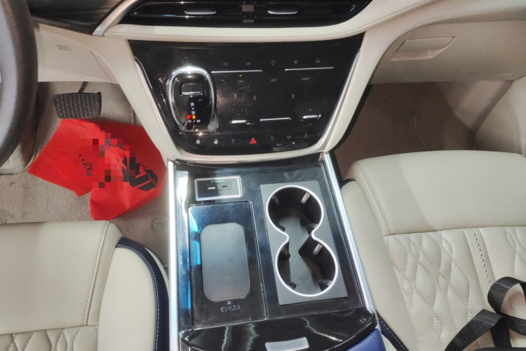 别克GL8 2020款 ES陆尊 653T 舒适型中控内饰18
