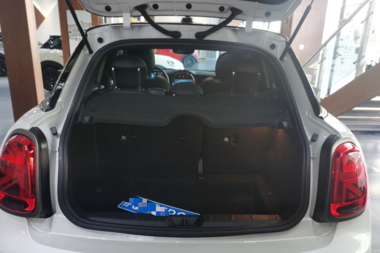 MINI 2023款 1.5T COOPER 国王十字特别版 五门版机舱底盘23