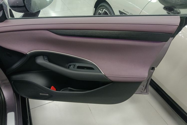 小米汽车 小米SU7 2024款 后驱长续航智驾版中控内饰7005