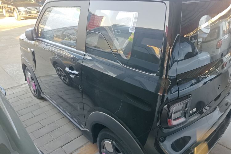 吉利银河 2025款 210km 熊猫卡丁车身外观4