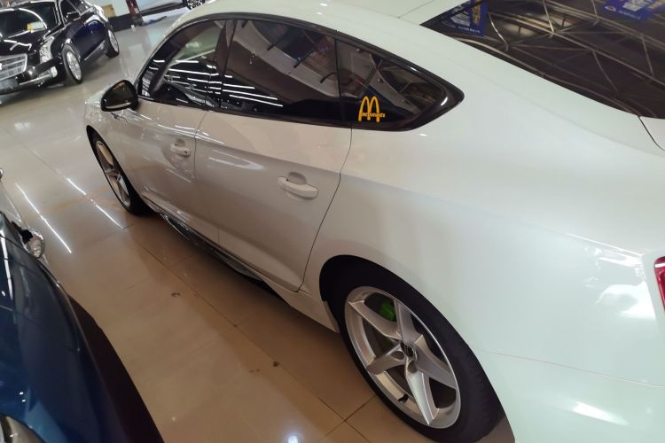 奥迪A5 2024款 Sportback 40 TFSI 时尚动感型车身外观4