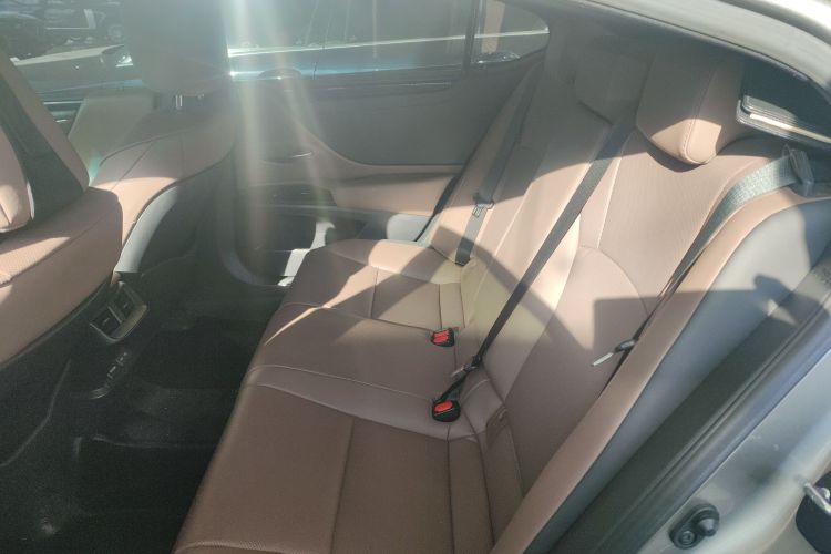 雷克萨斯ES 2023款 200 卓越版中控内饰21