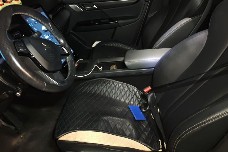 小鹏G3 2020款 520i 智享版中控内饰19