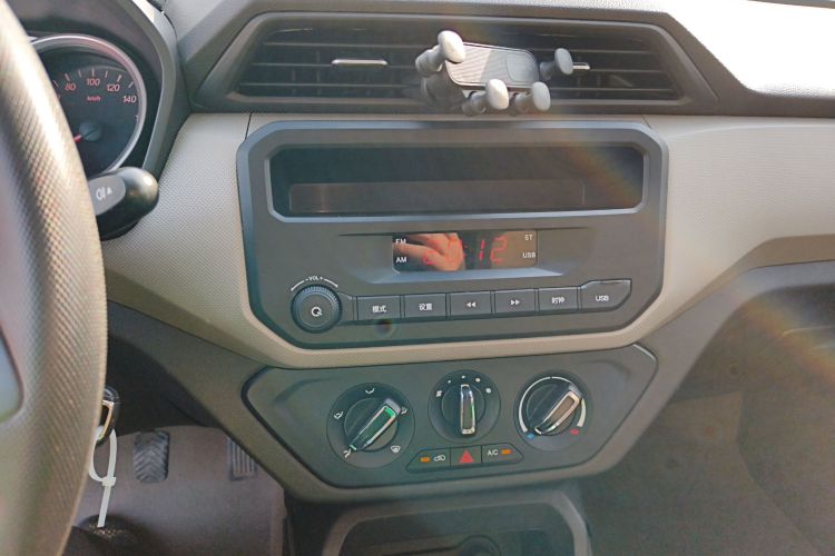 五菱汽车 五菱宏光 2019款 1.5L S标准型国VI LAR局部细节16