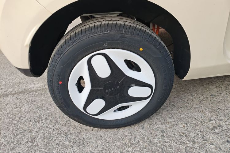 吉利银河 熊猫 2025款 210km 元气熊车身外观6008