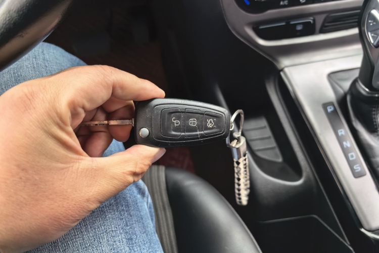 福特 福克斯 2012款 三厢 1.6L 自动风尚型中控内饰11