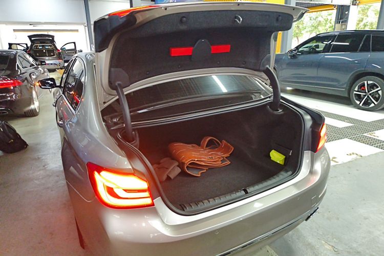 宝马5系 2018款 525Li 豪华套装中控内饰23