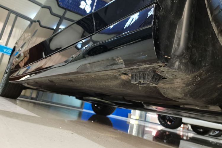 宝马5系 2025款 530Li 领先型 M运动套装局部细节9001