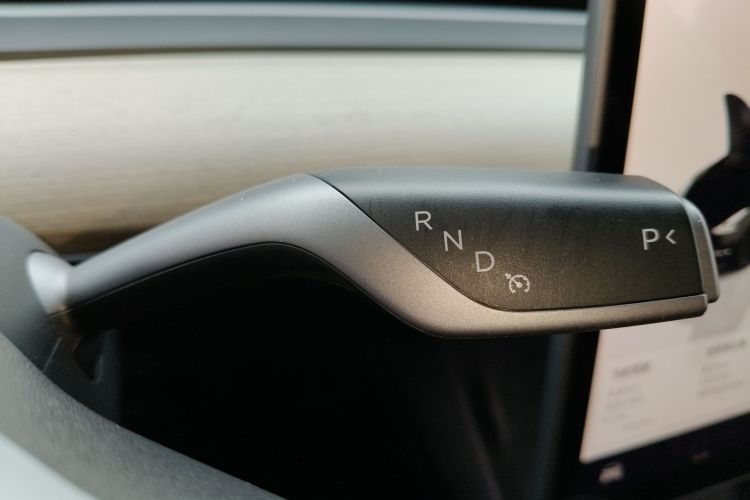 特斯拉 Model 3 2022款 后轮驱动版中控内饰18