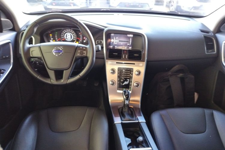 沃尔沃XC60 2017款 T5 智行升级版中控内饰12