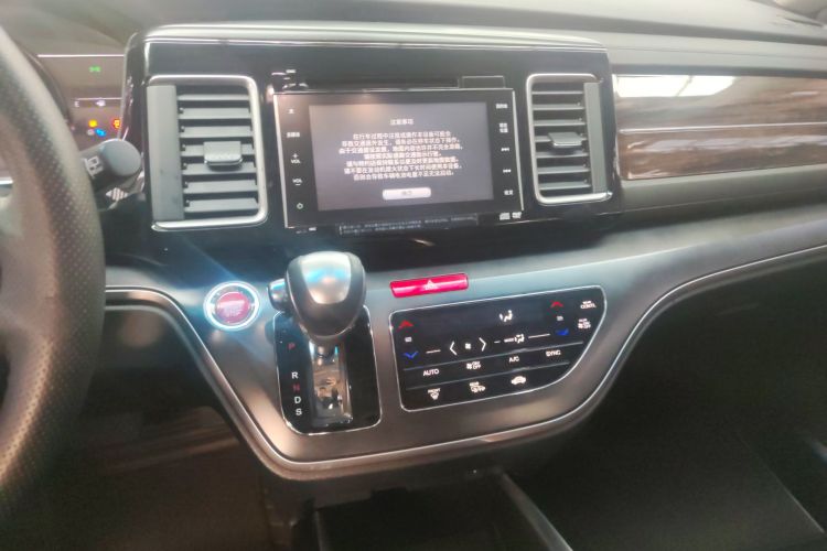 本田 艾力绅 2016款 2.4L 至尊版中控内饰16