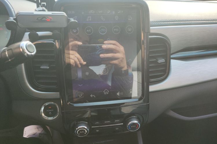 奇瑞 小蚂蚁 2022款 甜粉款 全糖版 磷酸铁锂 29.2kWh 30kW 301km中控内饰16