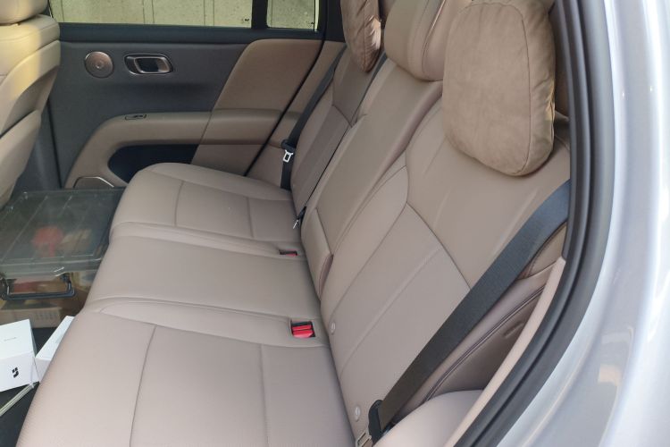 理想汽车 理想i6 2025款 两驱标准型中控内饰21